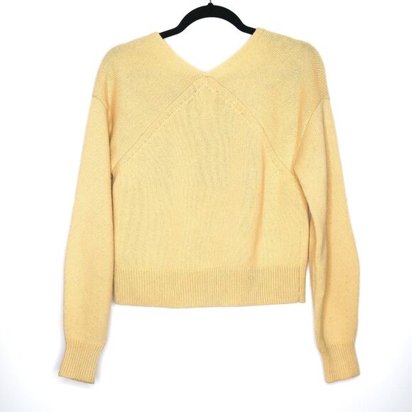 H&M Womens Knit Wool Sweater Size XS Cropped Boxy V-neck Winter‎ Casual - Picture 2 of 8